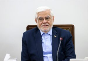 عارف: شبکه نخبگان ایرانی در داخل و خارج کشور تشکیل شود/پهلوانان علمی می‌خواهیم