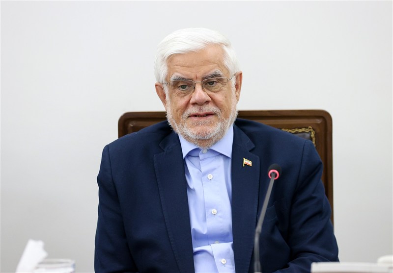 عارف: شبکه نخبگان ایرانی در داخل و خارج کشور تشکیل شود/پهلوانان علمی می‌خواهیم