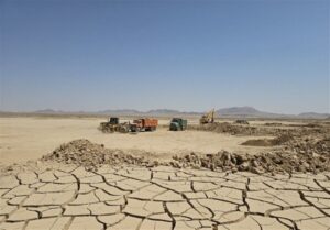 لایروبی 290 هزار مترمکعب رسوب از بندهای تغذیه مصنوعی یزد