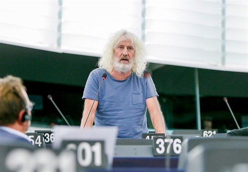 والاس: تروریست‌های اسرائیل تمام قوانین را زیرپا می‌گذارند