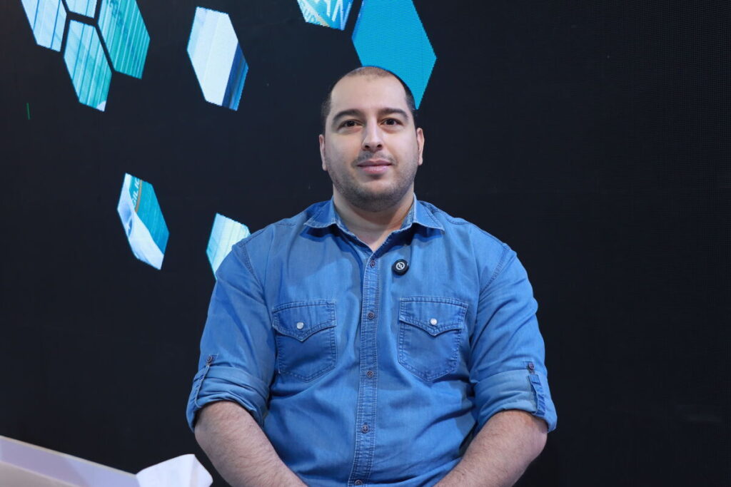 تنها تولید کننده سیلیکون پایه در خاورمیانه هستیم؛ همخوانی چسب های سیلیکونی با طبیعت