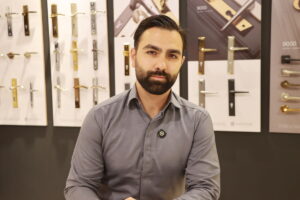 خرید مواد اولیه بر مبنای قیمت جهانی ولی فروش به ریال است؛ سالی یک بار لیست قیمت می دهیم