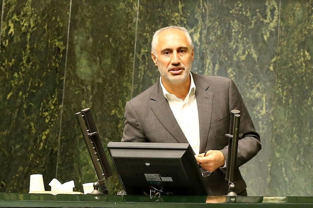 انتقاد تند پورمحمدی از واردات بنزین| ۶ میلیارد دلار از نان و داروی مردم کم می‌شود