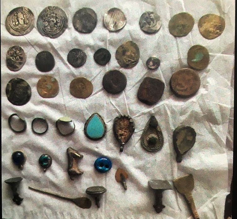 کشف گنجینه‌ای از دوره ساسانی در داراب فارس با گزارش یک نوجوان