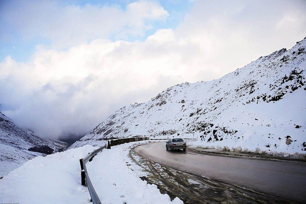 بارش باران و برف در جاده‌های ۱۰ استان