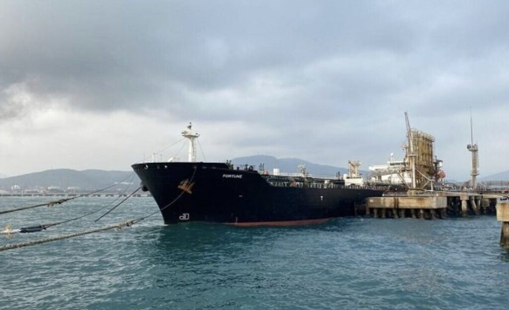 آغاز تعمیر بزرگترین نفتکش کشور در بندرعباس