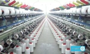 بازدید وزیر تعاون از یک کارخانه تولید پوشاک در کرج