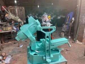 تمرکز بر مراحل تعمیر و نقش دنده برنجی