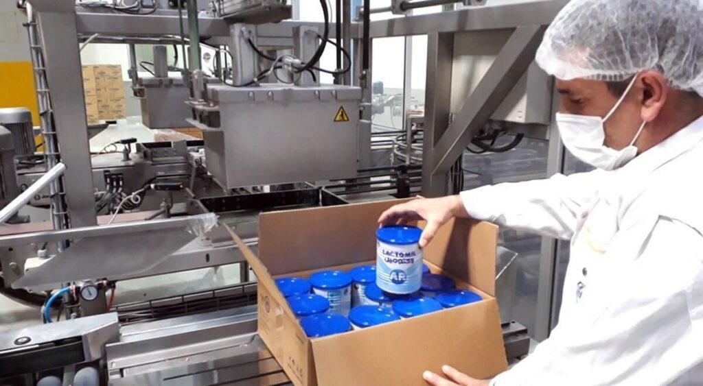 ۲ کارخانه از ۵ کارخانه تولید شیرخشک کامل تعطیل شده است