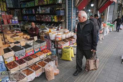 کالاهای اساسی با ارز آزاد وارد می‌شوند؟