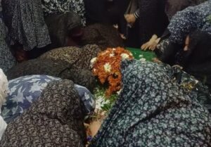 2 زن اسیر کاشان پس از تشییع شهید گمنام شیعه شدند