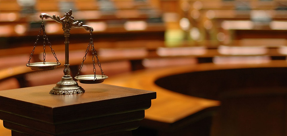 کدام مرجع برای شروع دعوا بهتر است؟ دادسرا یا دادگاه بدوی