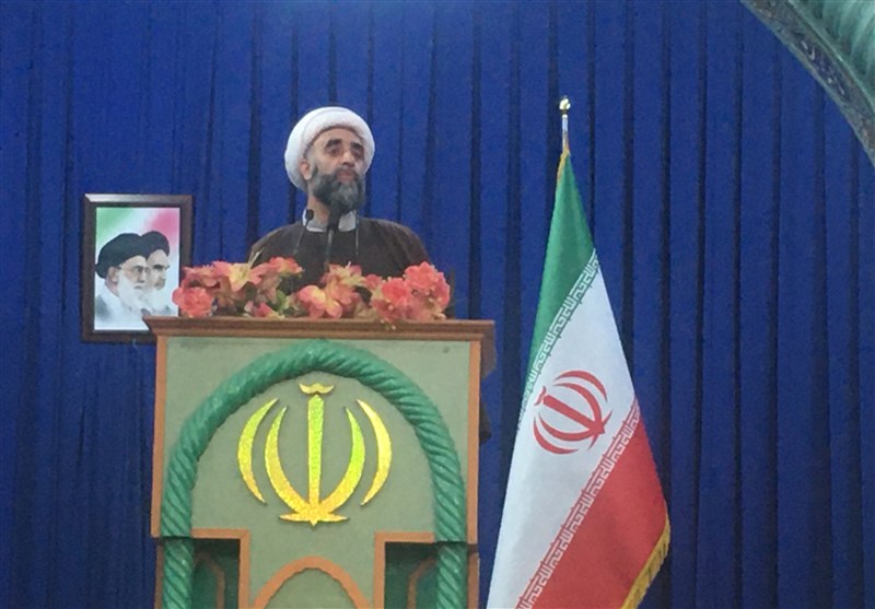 امام جماعت موقت بوشهر: رمز اقتدار کشور روحیه بسیج و اتکا به توان داخلی است.