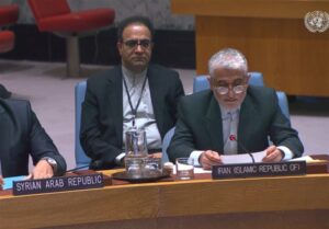 ایرانی: تهاجم نظامی و تروریسم اقتصادی هرگز باعث عقب نشینی ایران نخواهد شد