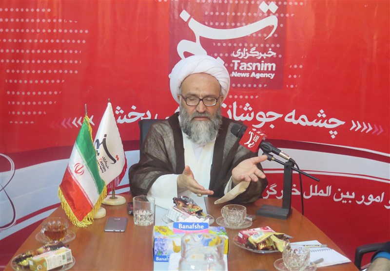 بحث|فرهنگ انتظار و ولایت فقیه پایه و اساس انقلاب اسلامی ایران شد.