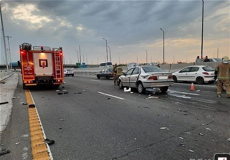 تصادف در جاده بیسیم کاشان 3 فوتی در بر داشت