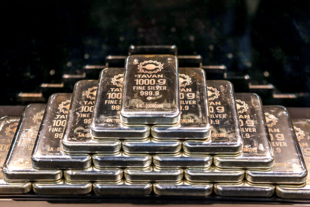 تصمیم جدید ترامپ چه تاثیری بر بازار نقره خواهد داشت؟