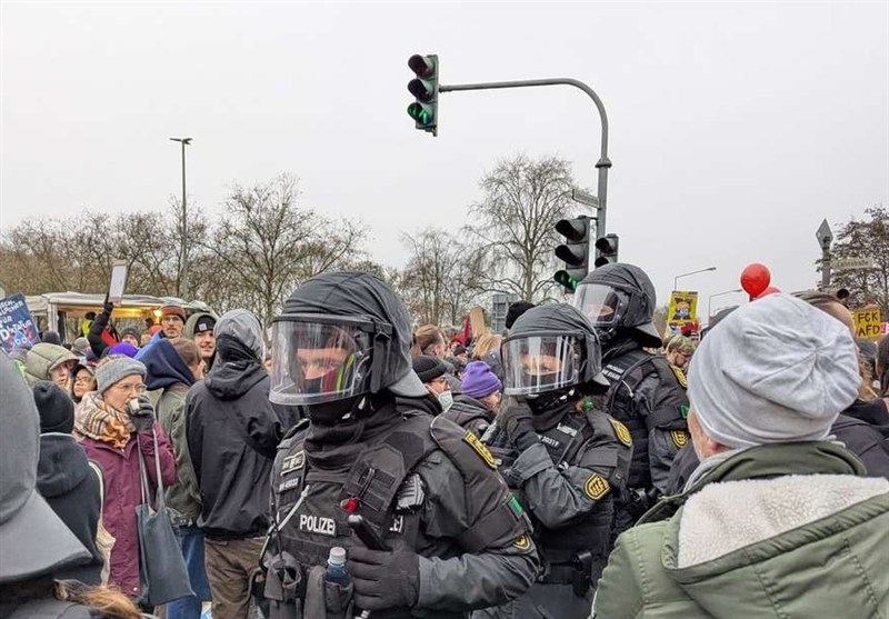 خشونت و درگیری در اعتراضات احزاب ضد افراطی در آلمان