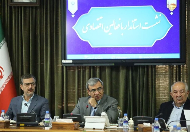 در شرایط جنگ اقتصادی باید بروکراسی را کنار بزنیم