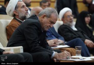 دستور رئیس جمهور در خصوص افرادی که باید بروند/ ساختار دولت و استخدام بی رویه کارگزار کسری بودجه