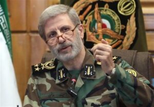 فرمانده کل ارتش: بسیج نقش بی بدیلی در مقابله با توطئه دشمن داشته است.