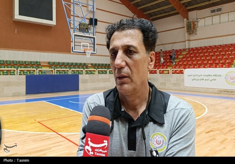 محمودیان: در تحلیل بازی گلنور اشتباه کردم. عملکرد تیم جوان نوسان دارد