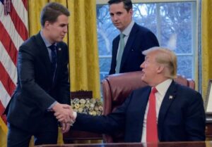 مقام سابق آمریکایی: ترامپ در مورد بمب‌های هسته‌ای خیال پردازی می‌کرد