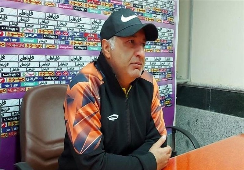 منهاجی: ریشه فوتبال ایران پوسیده است/ مشکل مس گلزنی را با «جی پی اس» حل می کنیم!