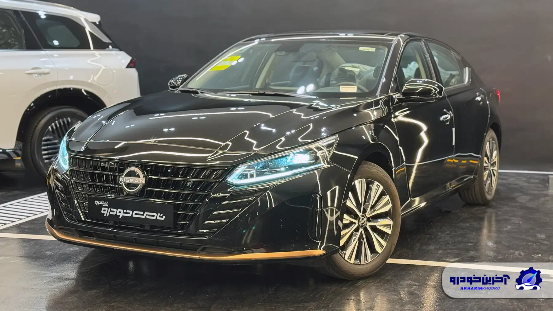 نیسان آلتیما نامی خودرو چه مشخصات فنی و آپشن هایی دارد؟