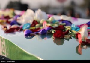 وداع باشکوه کردستانی ها با پیکر پاک شهدای گمنام