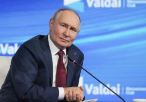 پوتین: موشک «بوروستنیک» فراتر از تمام سامانههای موشکی جهان است