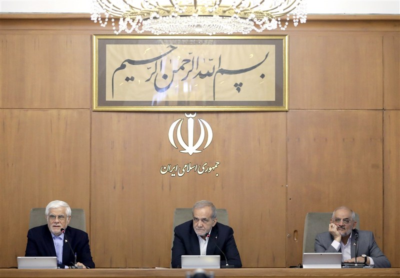 گزارش وزیر ورزش و رئیس سازمان انرژی اتمی به اعضای کابینه دولت