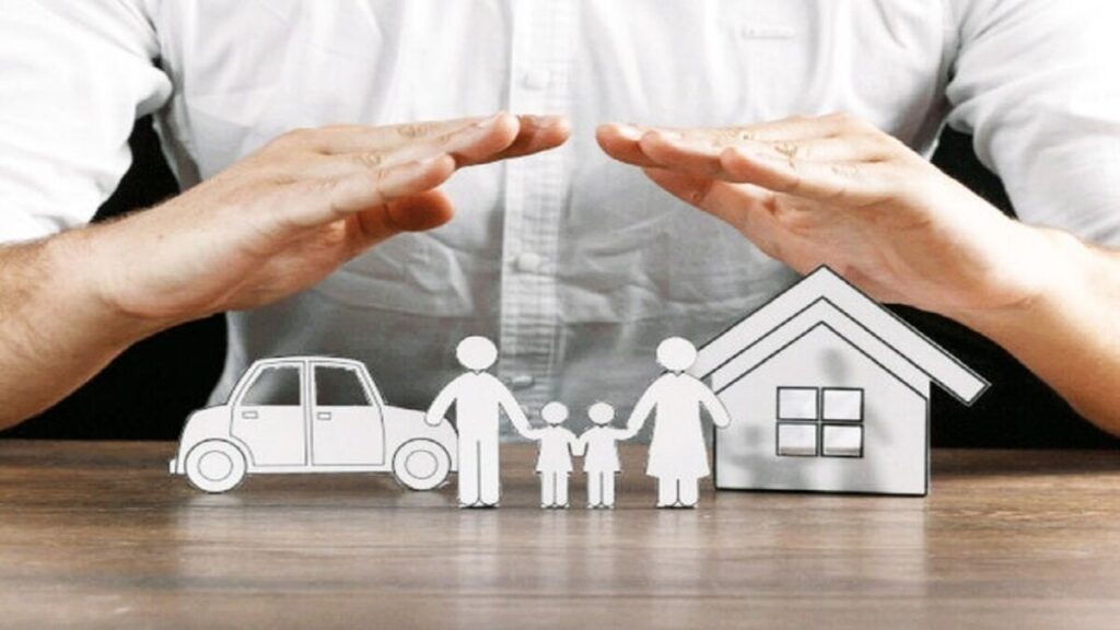 خسارت‌دیدگان جنگ۱۲روزه برای دریافت خسارت خودرو به شعب بیمه مراجعه کنند