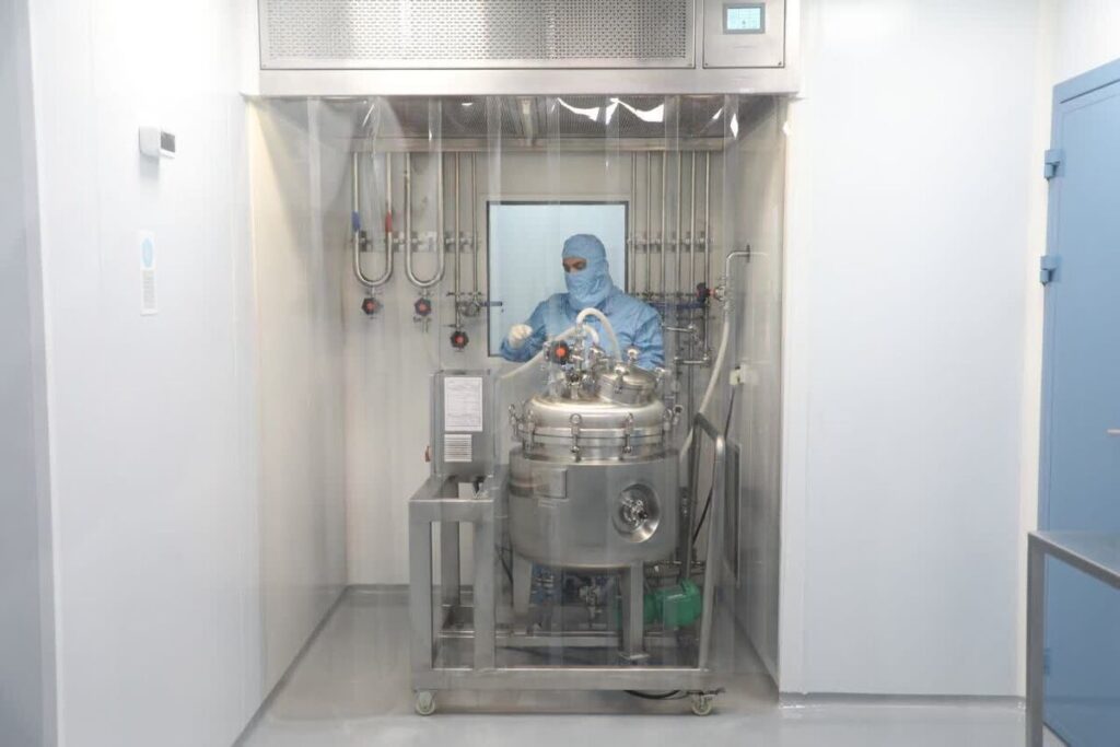 نقدینگی تولیدکننده دارو نزد شرکت بیمه دپو شده است؛ نقدی مواد می خریم دارو را چکی می فروشیم