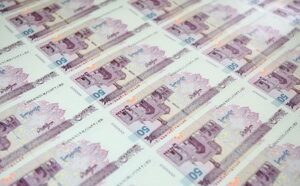 نماینده مجلس: هر ساعت ۴۵۰ میلیارد تومان پول چاپ میشود