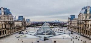 تخریب آثار تاریخی در موزه لوور بر اثر فاضلاب