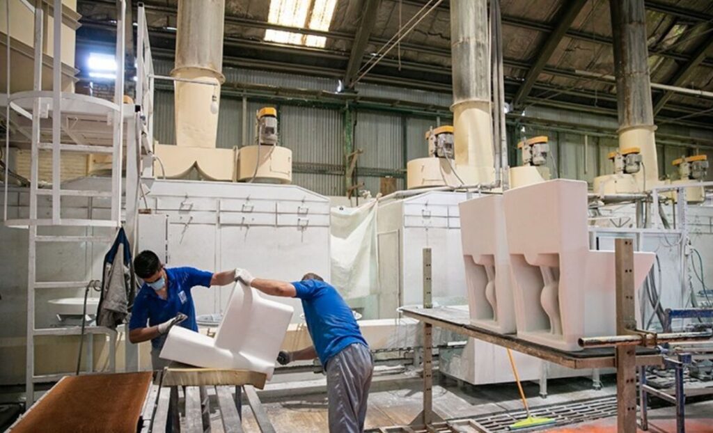 شوک نوسان ارز به صنعت کاشی و سرامیک؛ کاهش ۳۰ درصدی تولید و افت صادرات