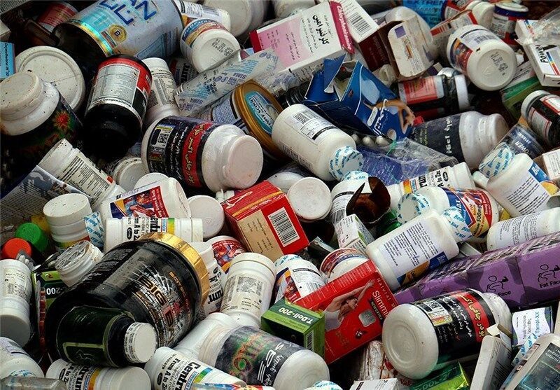 کشف داروهای قاچاق زیرمیزی از یک داروخانه