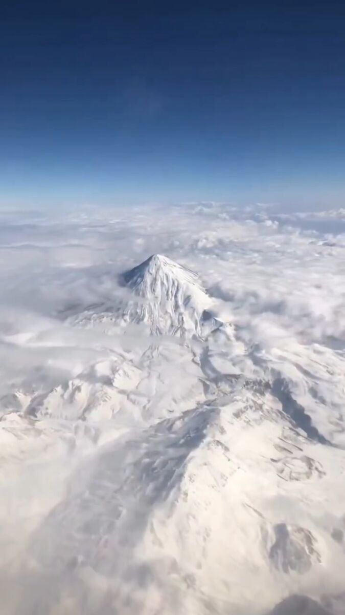 دماوند برفی از فراز آسمان؛ عظمت سفیدپوش قله ایران!