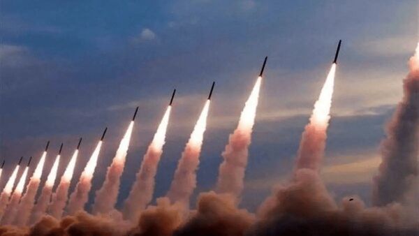 شلیک گسترده موشک‌های بالستیک از سراسر کشور