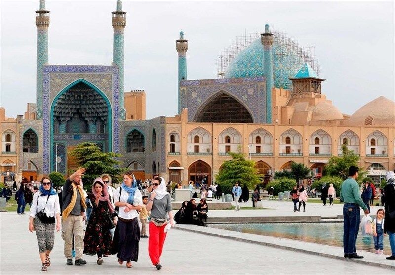 آمار ورود گردشگران به مثبت ۱۰ درصد رسیده است