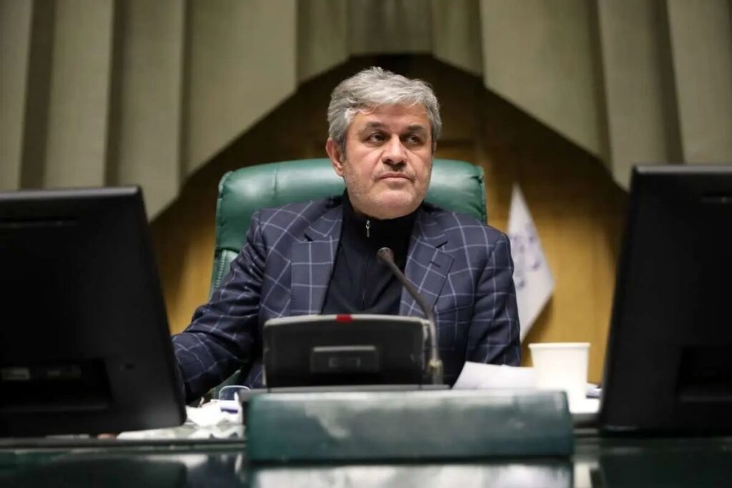 افزایش ۲۰ درصدی حقوق فاصله زیادی با نرخ تورم دارد