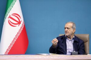 آنها که روزانه میلیاردها تومان جیبشان می‌رود،نمی‌گذارند کارمان را درست انجام دهیم