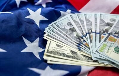 دلار رسمی از ۱۲۱ هزار تومان عبور کرد