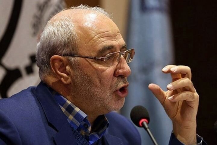 کسی که ارز به کشور برنمی‌گرداند را باید به صلابه بکشیم!