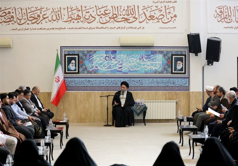 آیت‌الله نورمفیدی: غرب زنان را به‌عنوان «کالای برای نمایش» می‌خواهد.