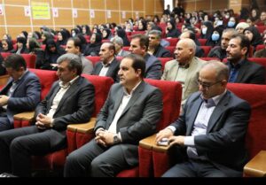 استاندار ایلام با تشکیل کمیته راهبری برای رفع موانع صنعت فرش قول مساعد داد.