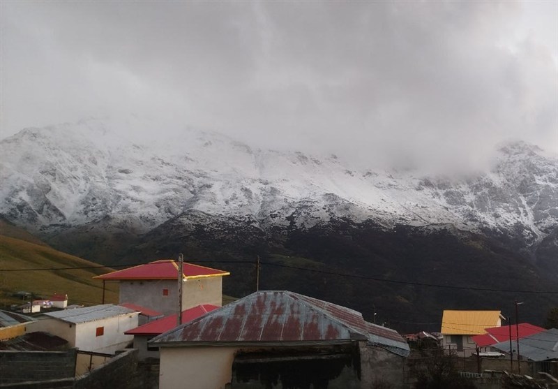 اولین برف پاییزی ارتفاعات گلستان را سفیدپوش کرد