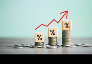 ایران که از تورم فوق العاده رنج می برد، یک پیشنهاد نادرست است. کنترل خلق پول در بانک های خصوصی عامل مهمی در مهار تورم است