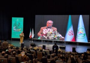 بازگشت شهرام دبیری با شعار مدیریت شیشه ای; معاون برکنار شده از سفر قطب جنوب، نسخه "شفافیت" منتشر شد